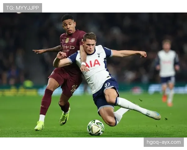 南特逼抢体系再创新高,球队战术重塑表现稳健吸引关注 南特逼抢体系再创新高,球队战术重塑表现稳健吸引关注