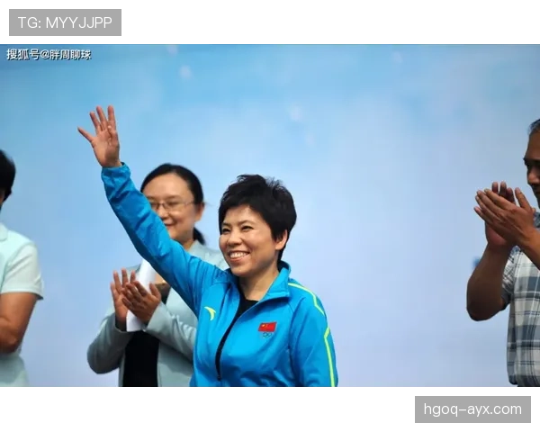 陈雨菲训练完啃鸡腿的样子，真的不像拿过奥运冠军的人？